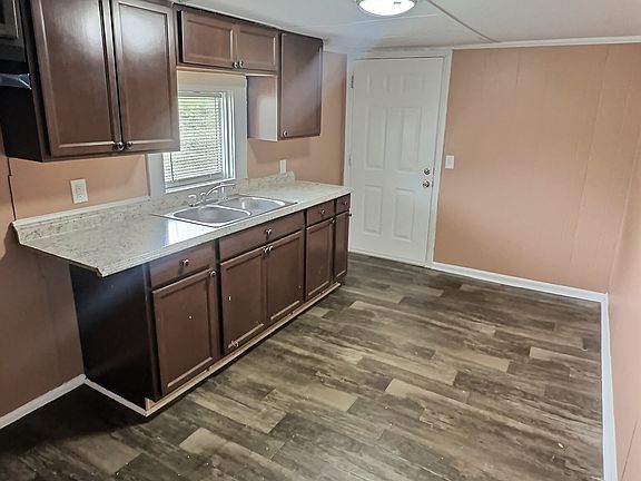 4th image of 3654 Denver St