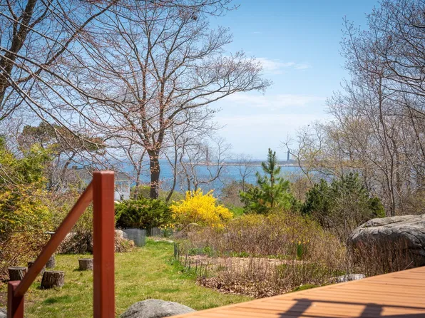 3 Autumn Ln, Rockport, MA 01966