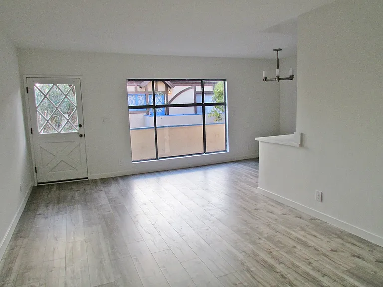 11511 Rochester Ave #11 — Photo 10