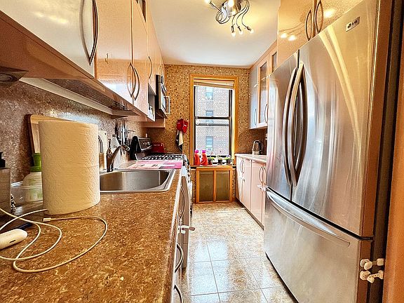 3rd image of 2741 E 28th St APT 4J