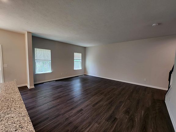 2nd image of 40 Pine Ave