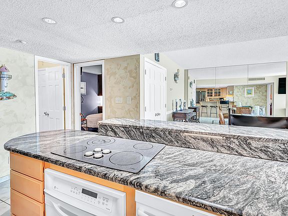 4th image of 510 Gulf Shore Dr Unit 705