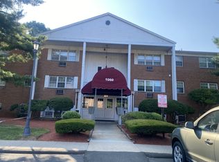1060 New Haven Ave APT 20, Milford, CT 06460