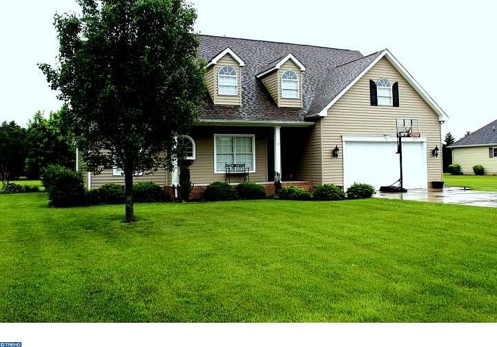1st image of 907 Little Brooke Ln