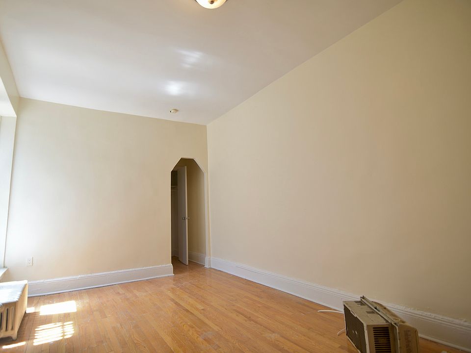 1st image of 12 Pinehurst Ave #5AA