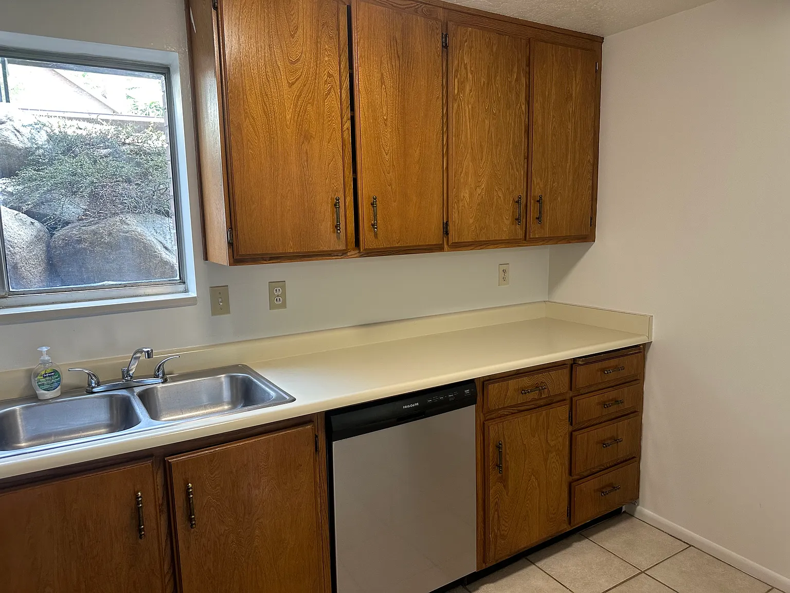 2 bed, 1146 sqft, $1,795 — Photo 2