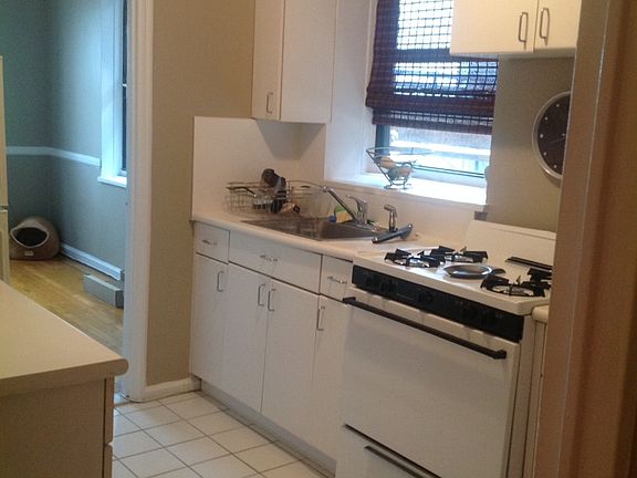 5th image of 200 Haven Ave APT 5S
