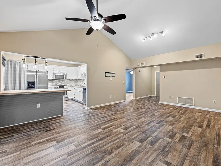 429 Springwood Way — Photo 7