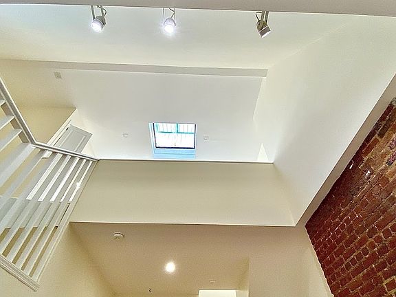 5th image of 160 W 75th St APT 4a