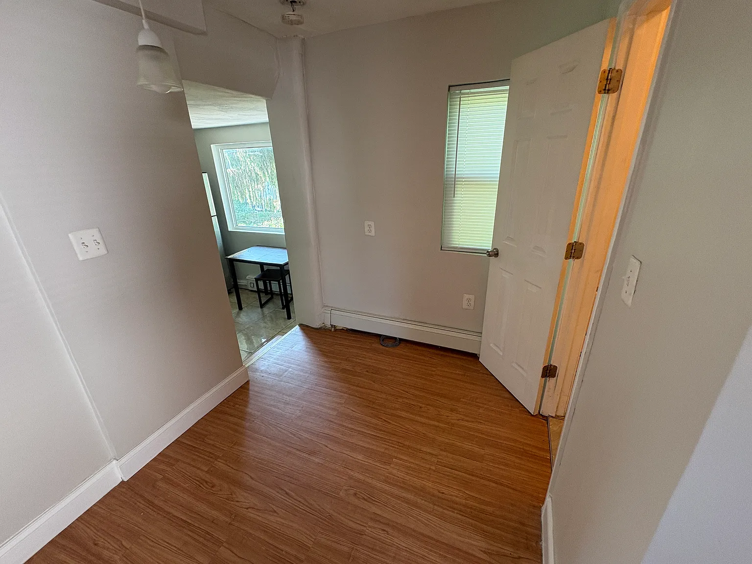 3 bed, 1.5 bath, $4,000 — Photo 4