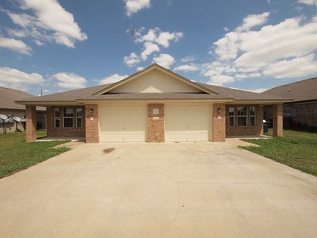 1st image of 2602 Seabiscuit Dr APT B