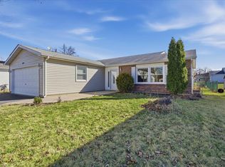 155 Surrey Dr, Carol Stream, IL 60188