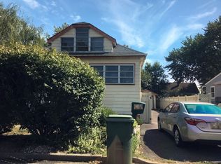 72 Foyer St, Edison, NJ 08817