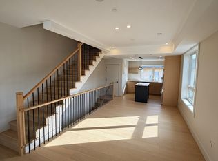 1406 E 18th Ave #103, Vancouver, BC V5V1C9
