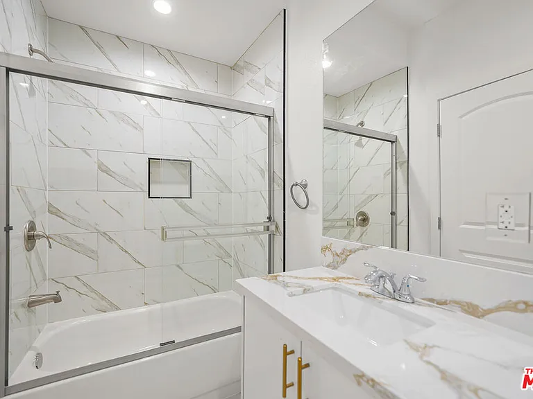 4176 Willimet St — Photo 33