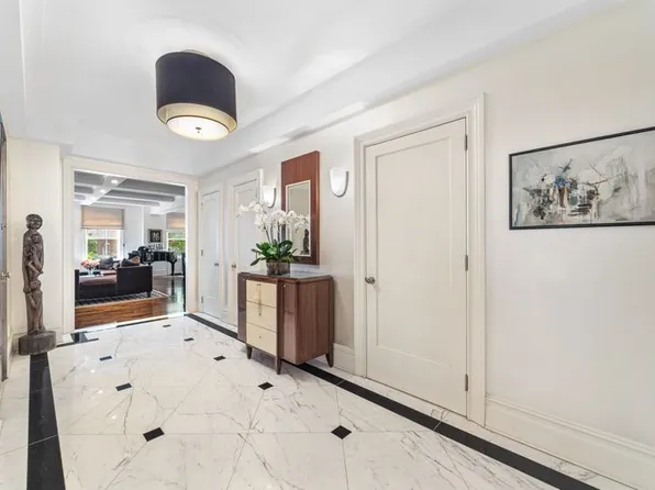 136 East 64th Street image 1 of 13