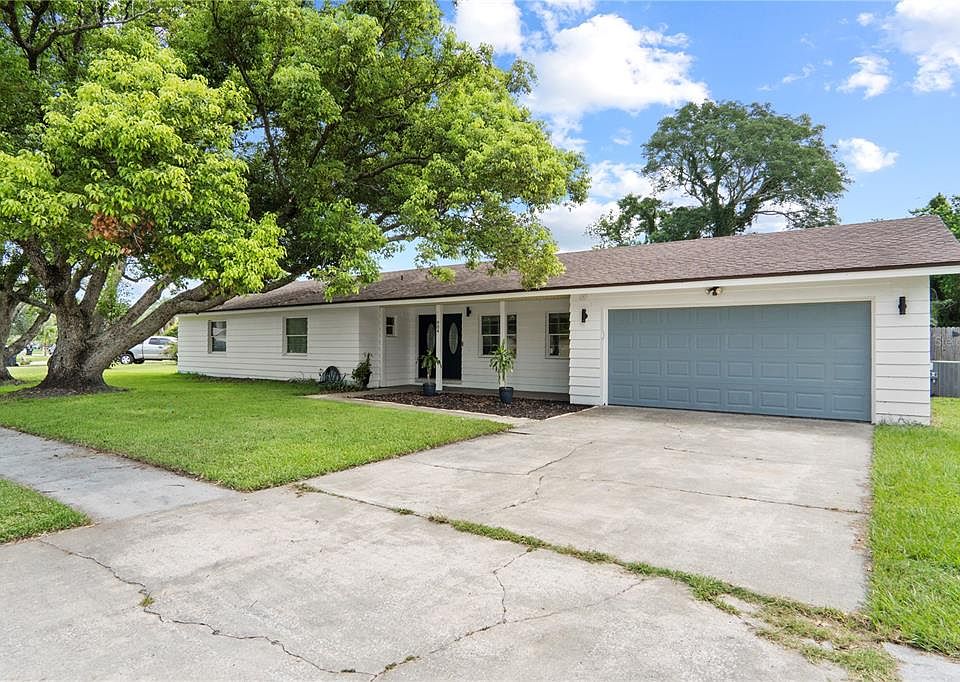1st image of 904 CARVELL DRIVE