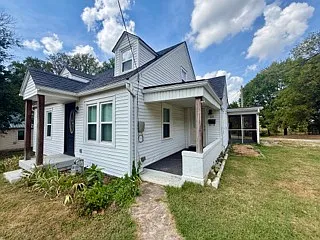121 Elliott Drive - 1 — Photo 3