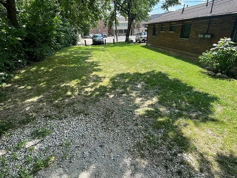 65 E Norwich Ave — Photo 49