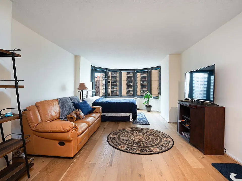 330 E 38th St #24H