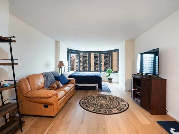 330 E 38th St, New York, NY