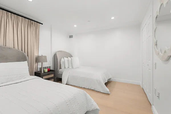 Rented by Compass | media 50