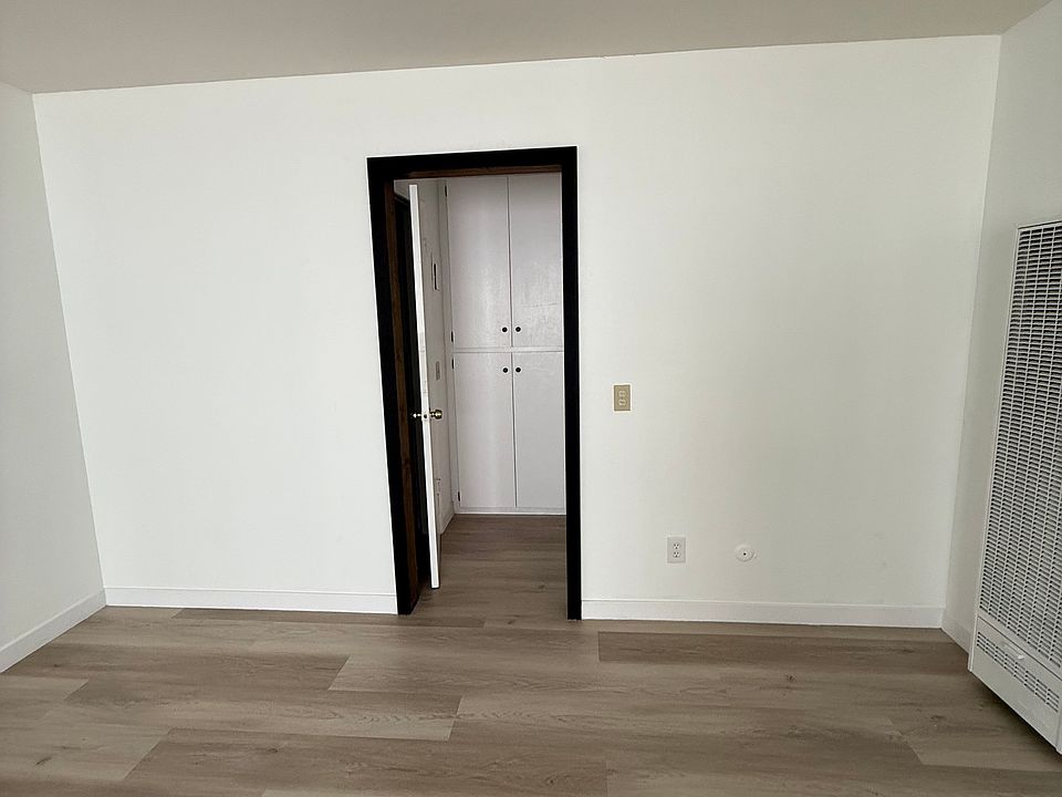 1st image of 516 E Maple St #0