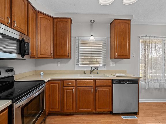 3rd image of 1315 W 53rd St