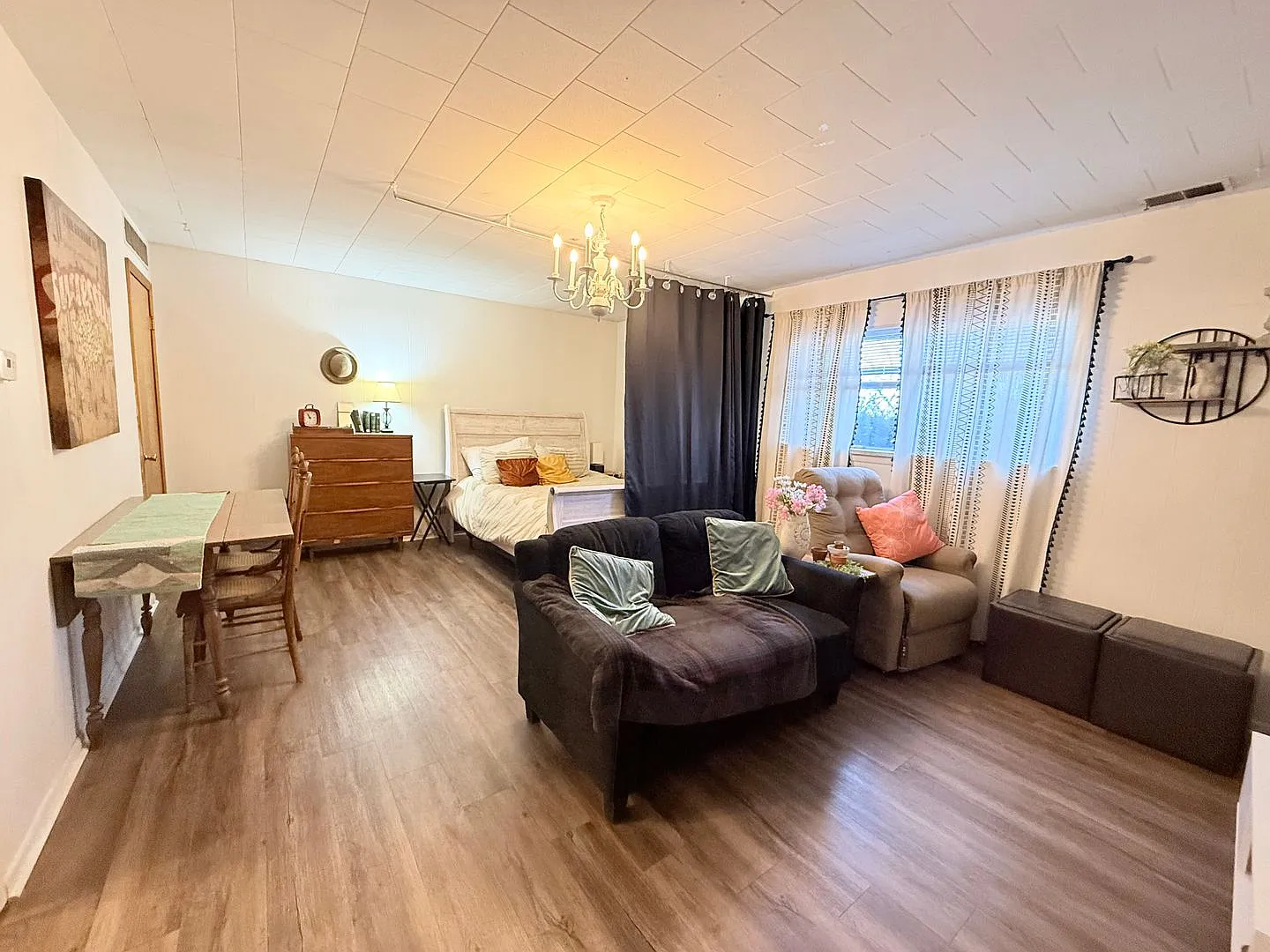 Riverview Apartments — Photo 4