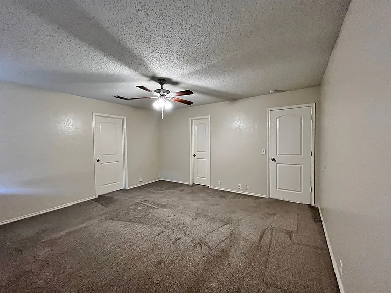 1901 Berkeley Dr — Photo 21