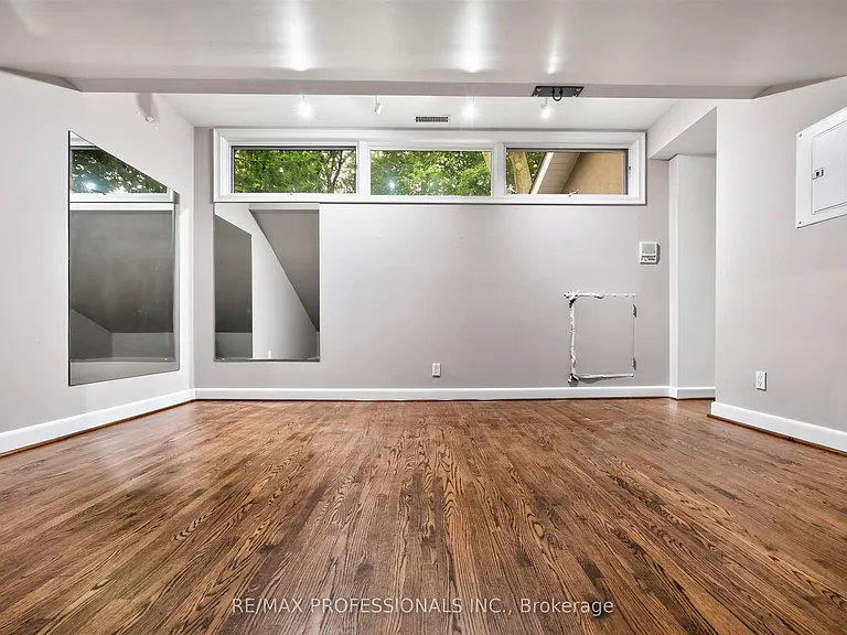 32 Edenbrook Hl — Photo 27