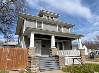 1504 W 8th St, Davenport, IA 52802