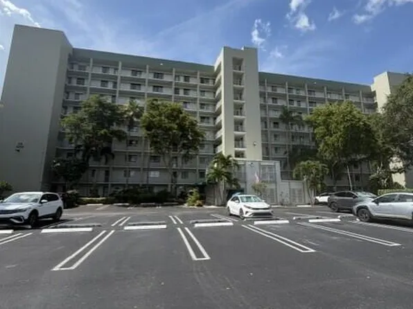 2240 N Cypress Bend Drive #904, Pompano Beach, FL 33069