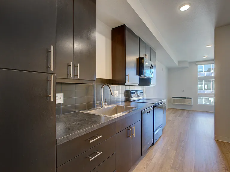 757 Grant — Photo 107