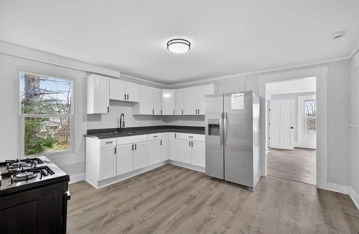 5 bed, 1.5 bath, 1600 sqft, $2,750 — Photo 4