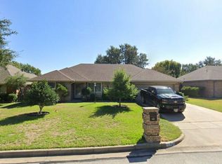 108 Downwood Dr, Burleson, TX 76028