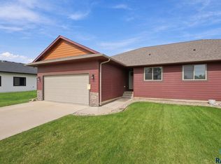 308 Countryside Ave E, Lennox, SD 57039