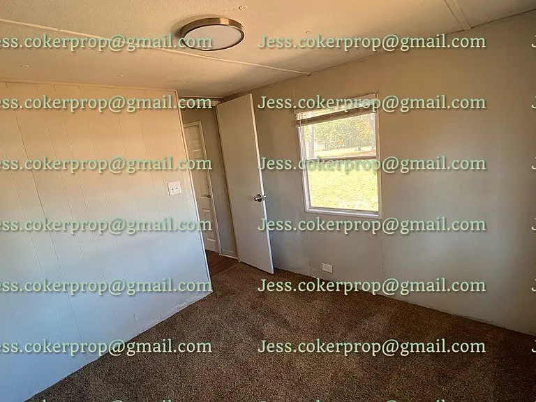 600 Green Dr #9 — Photo 4