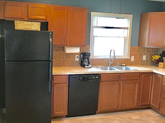3rd image of 7226 Sun Valley Dr