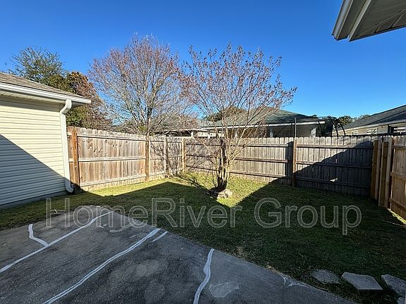 4th image of 7982 Stonebrook Dr