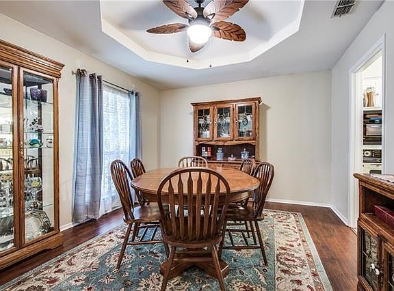 4th image of 4584 Pecan Place Dr