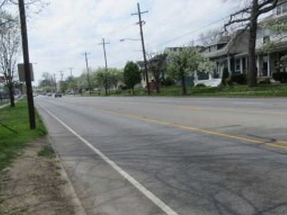 Exterior Neighborhood (street photo)