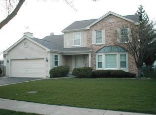 1084 Shady Tree Ln, Wheeling, IL 60090