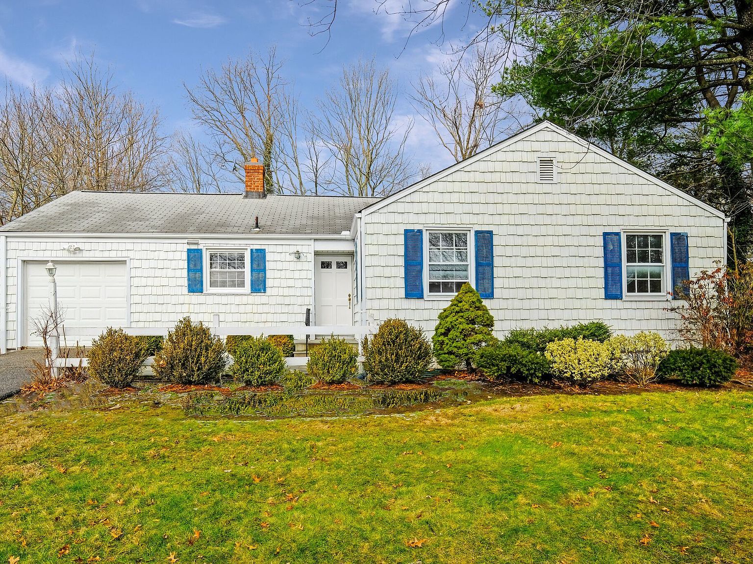 90 Daisy Farms Dr, New Rochelle, NY 10804 | Zillow