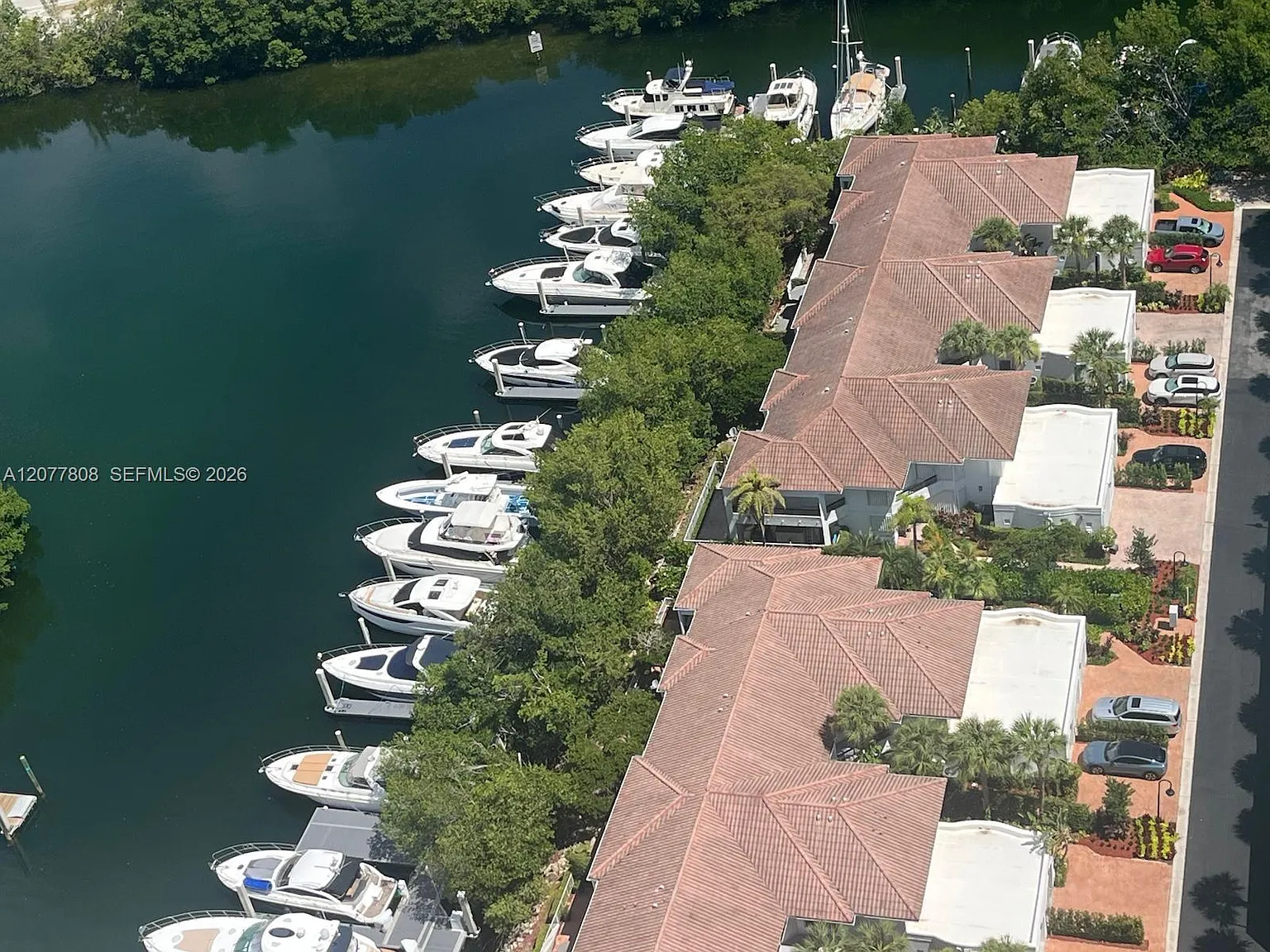Mystic Pointe Tower 500 C — Photo 3