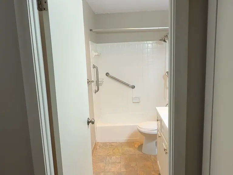 2205 Cromwell Hills Dr — Photo 10