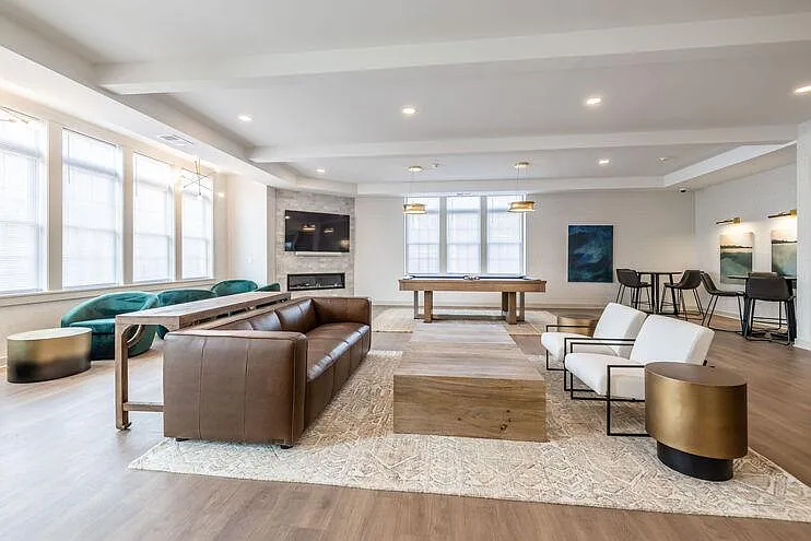 Edgewater Apartments and Townhomes — Photo 7