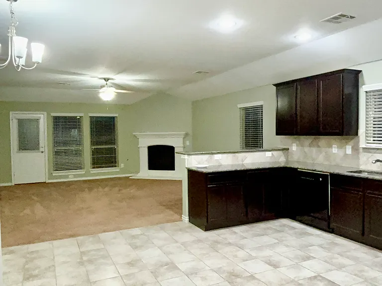 10534 Cruces Dr — Photo 11