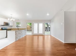434 Forrest Hill Ln, Grand Prairie, TX 75052
