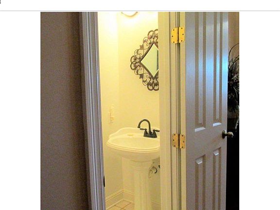 1/2 bath in the front hall 